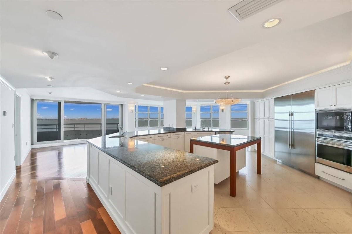 988 BLVD OF THE ARTS BLVD #1617, SARASOTA, FL, 34236