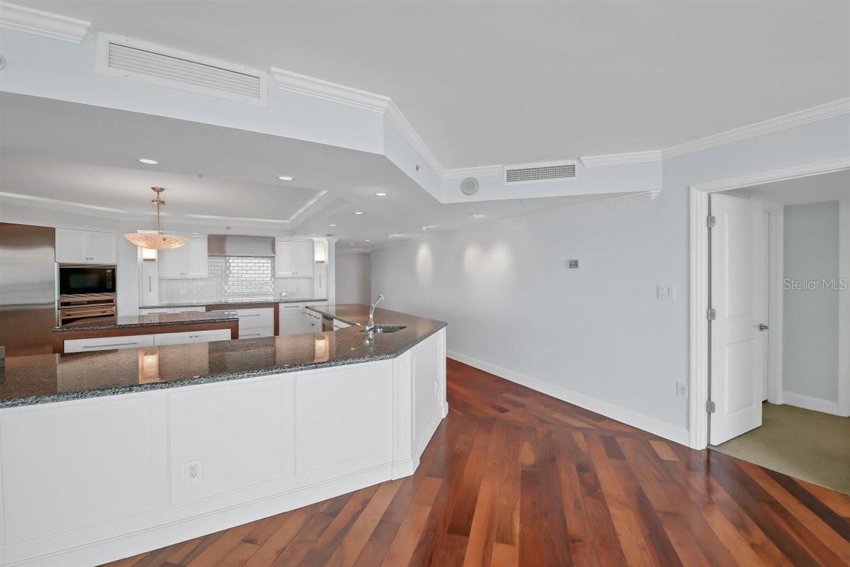 988 BLVD OF THE ARTS BLVD #1617, SARASOTA, FL, 34236