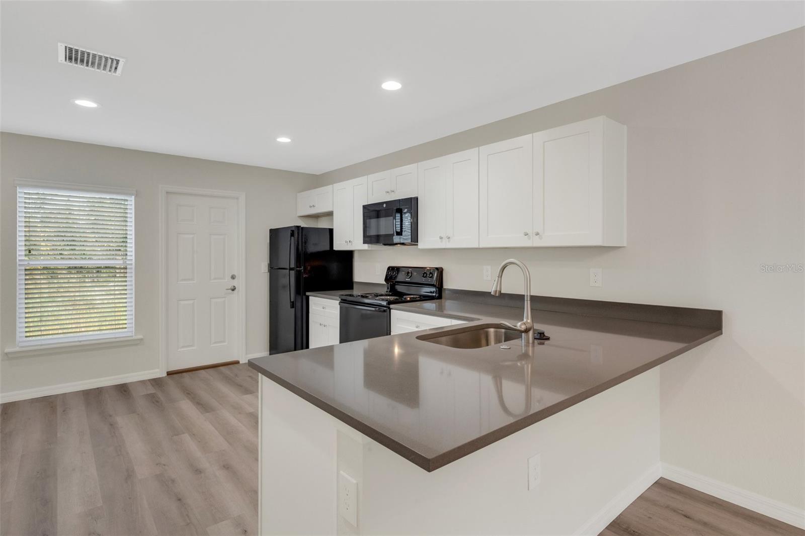 1020 ARIANA BLVD, AUBURNDALE, FL, 33823