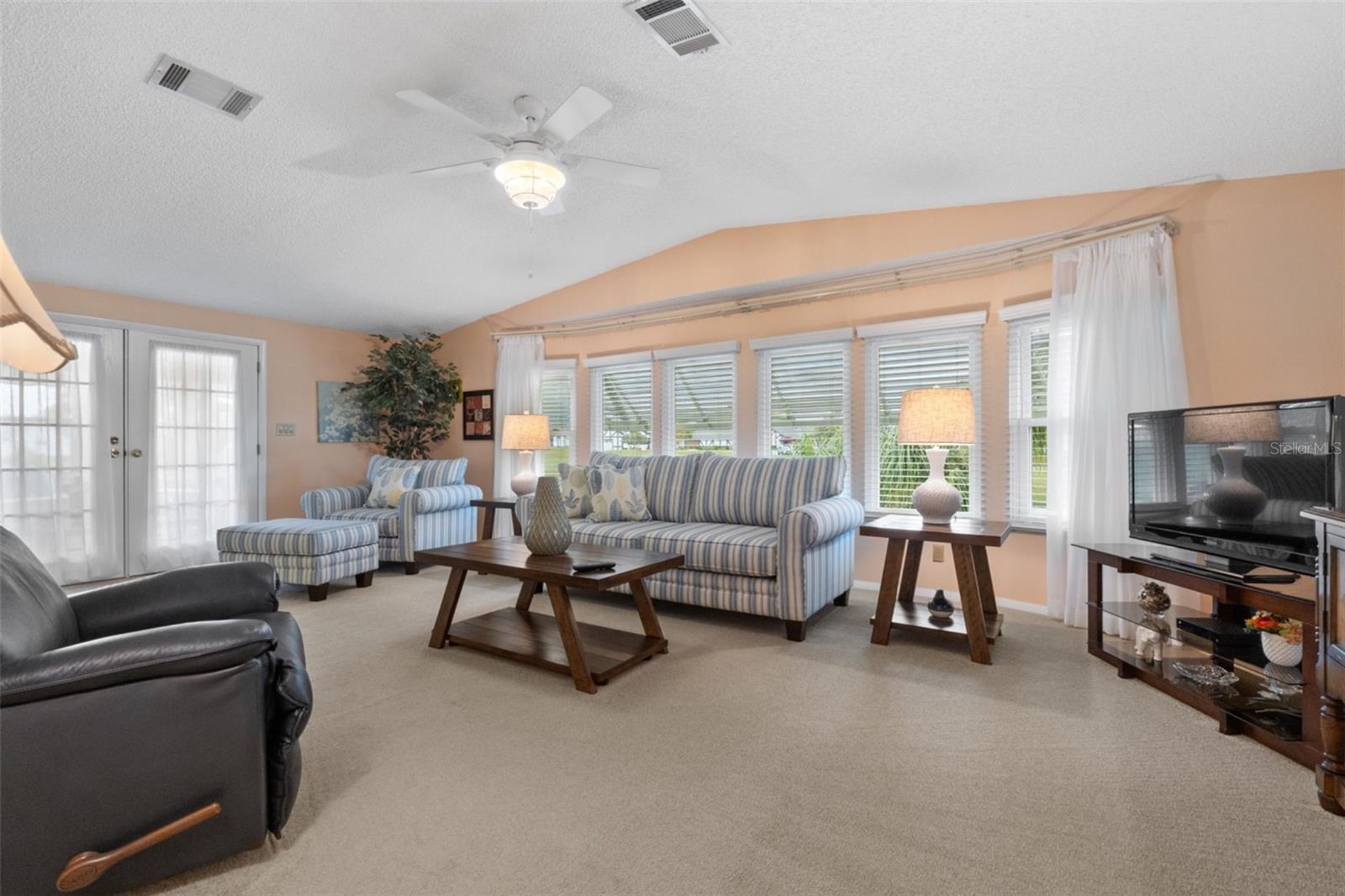 3221 PEBBLE BEND DR, LAKELAND, FL, 33810