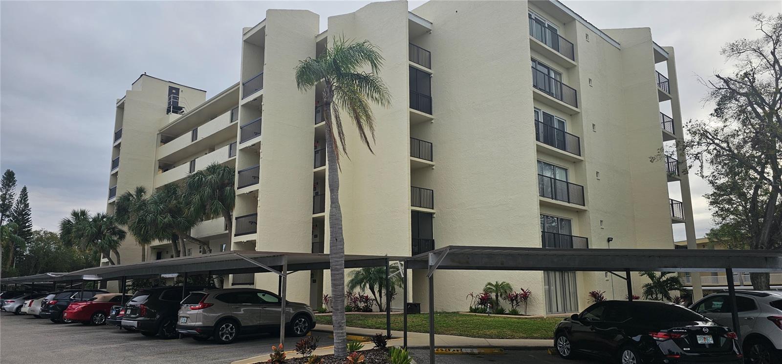 225 COUNTRY CLUB DR #1303, LARGO, FL, 33771