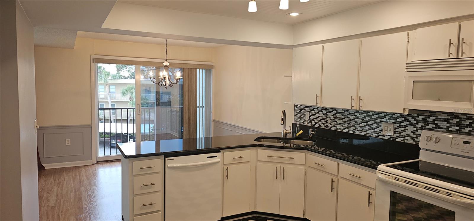 225 COUNTRY CLUB DR #1303, LARGO, FL, 33771