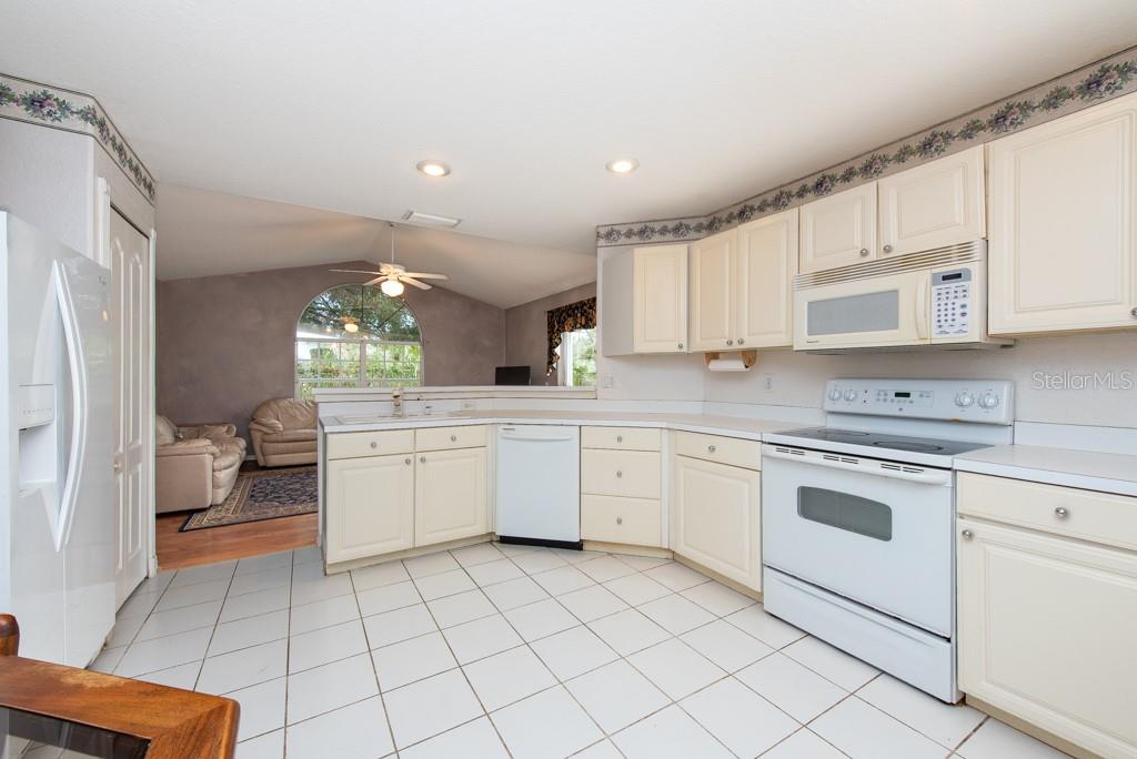 5147 STERLING MANOR DR, TAMPA, FL, 33647