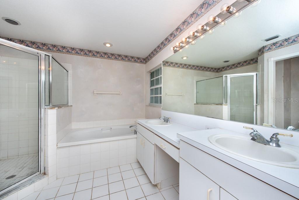5147 STERLING MANOR DR, TAMPA, FL, 33647
