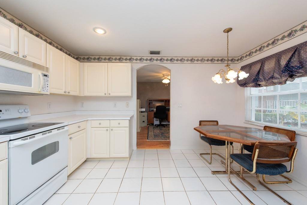 5147 STERLING MANOR DR, TAMPA, FL, 33647