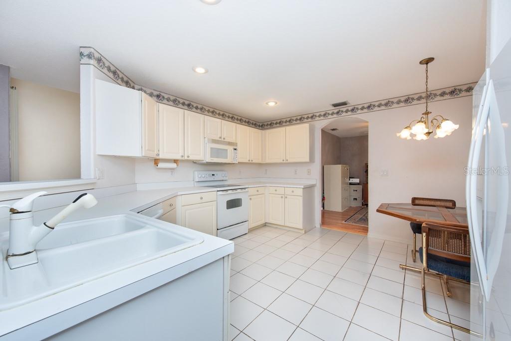 5147 STERLING MANOR DR, TAMPA, FL, 33647