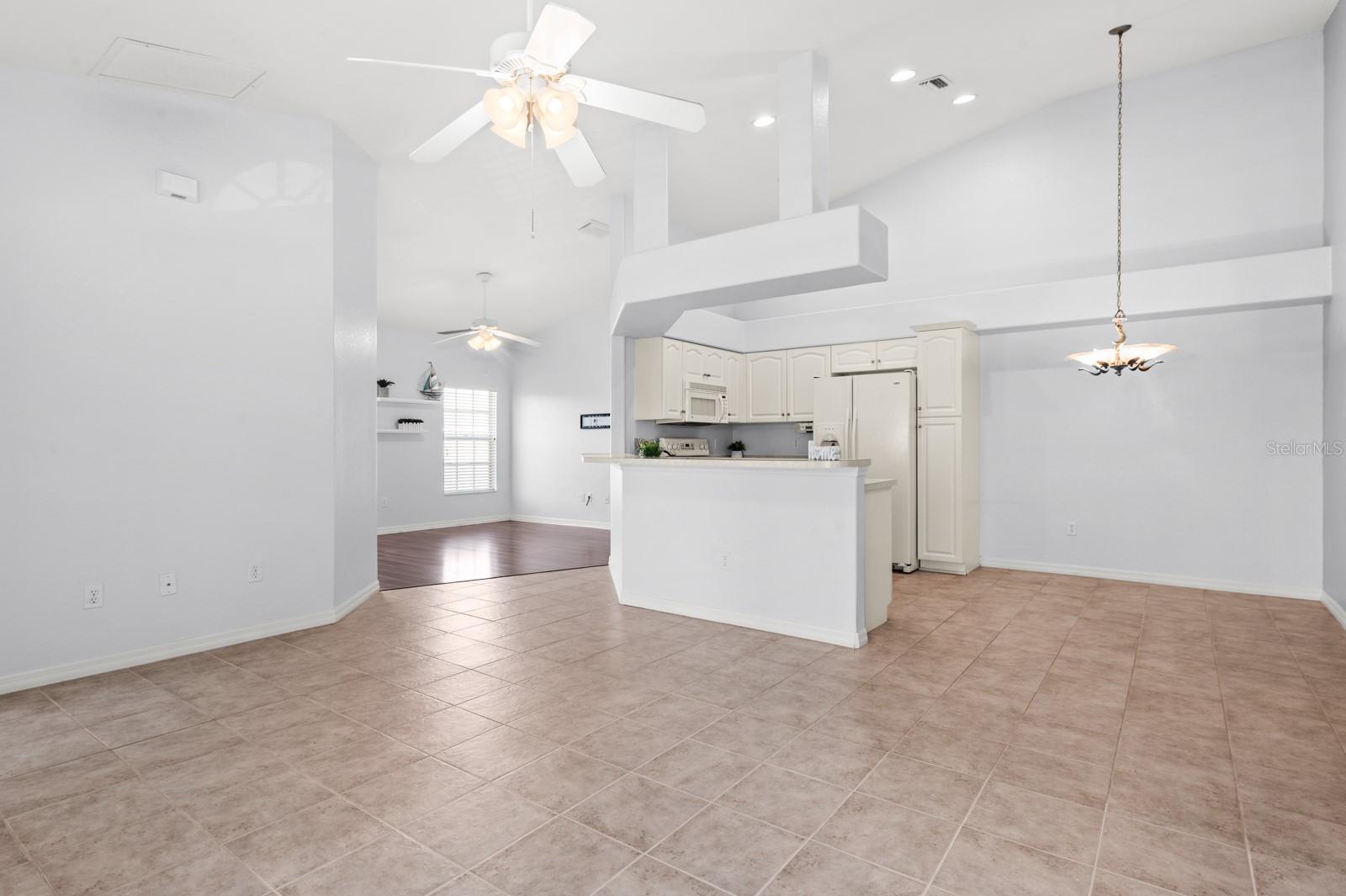 200 MIRABELLA CIR #201, VENICE, FL, 34292
