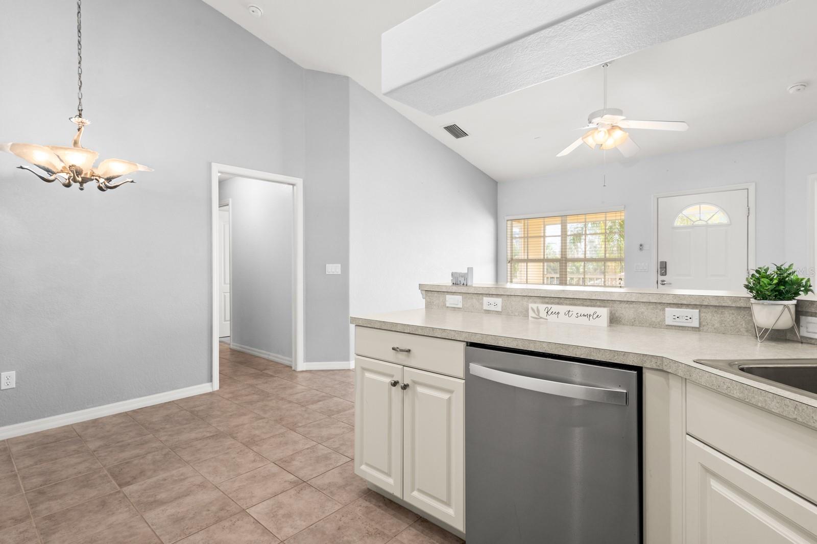 200 MIRABELLA CIR #201, VENICE, FL, 34292