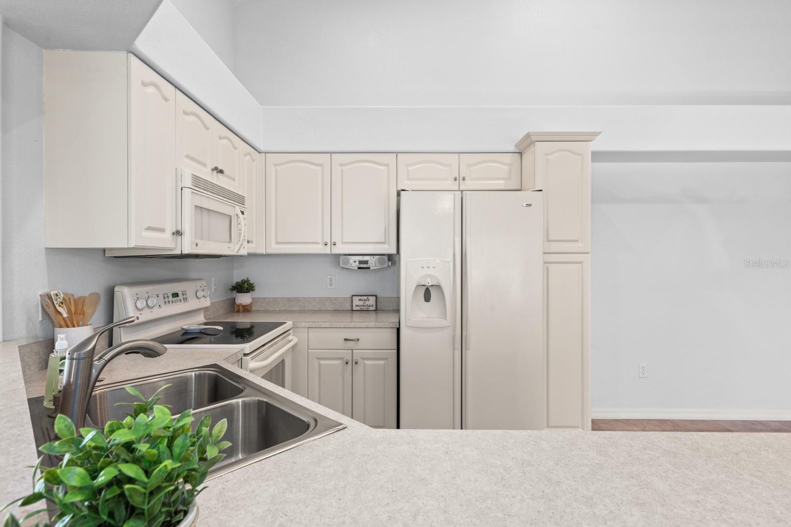 200 MIRABELLA CIR #201, VENICE, FL, 34292