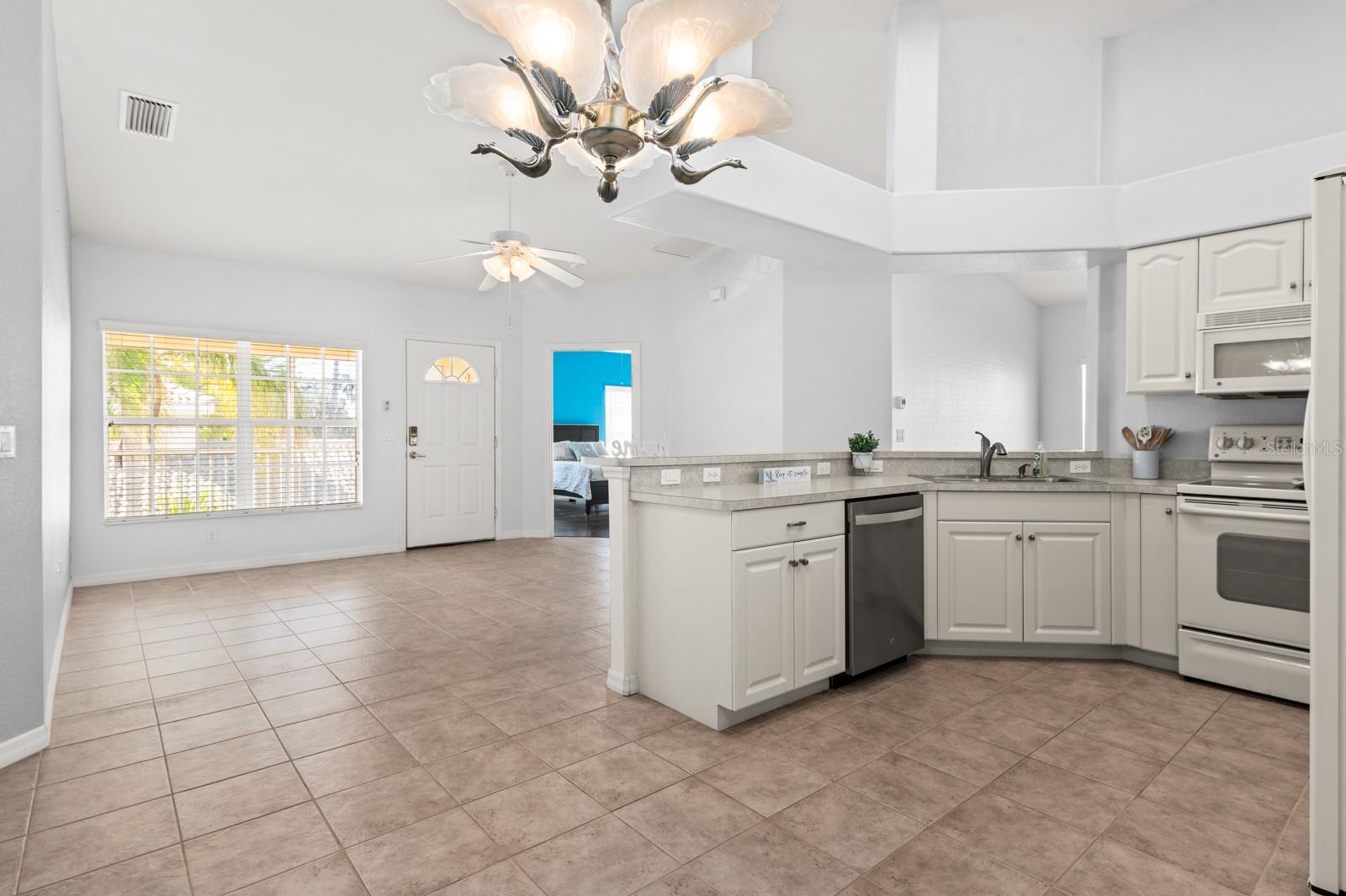 200 MIRABELLA CIR #201, VENICE, FL, 34292
