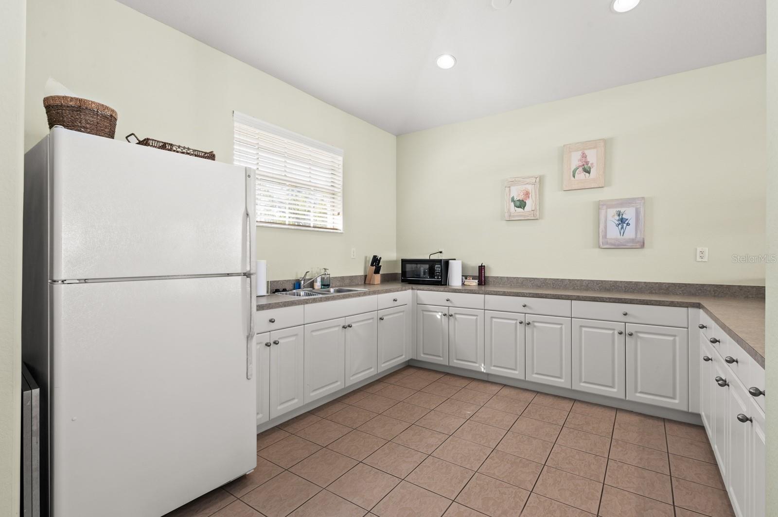 200 MIRABELLA CIR #201, VENICE, FL, 34292