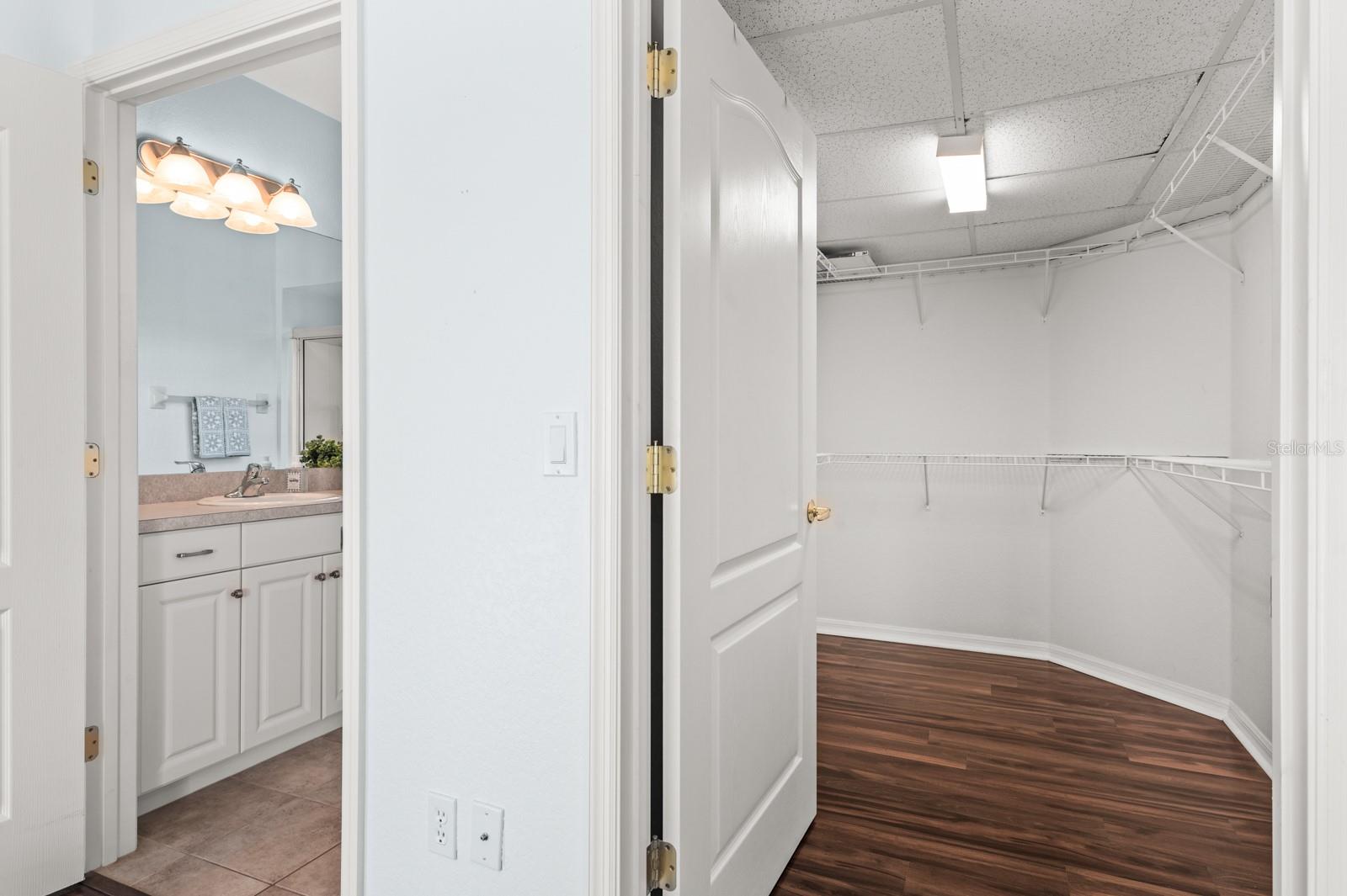 200 MIRABELLA CIR #201, VENICE, FL, 34292