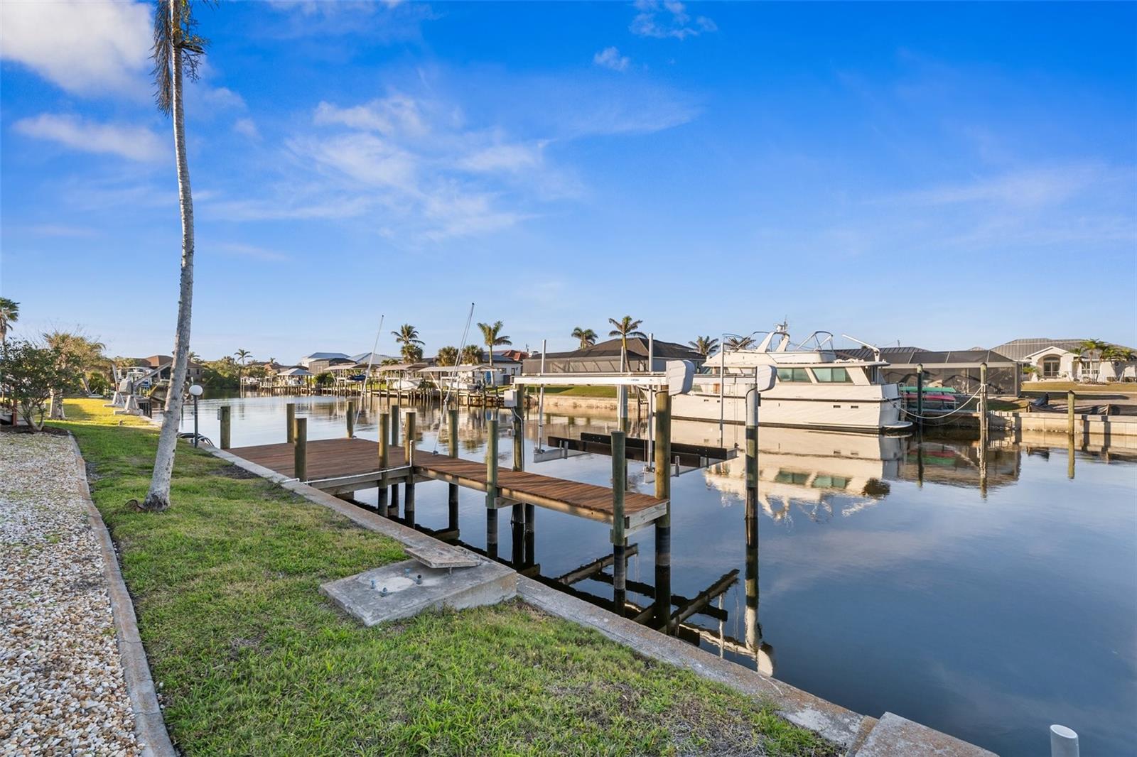 136 CREEK DR SE, PORT CHARLOTTE, FL, 33952