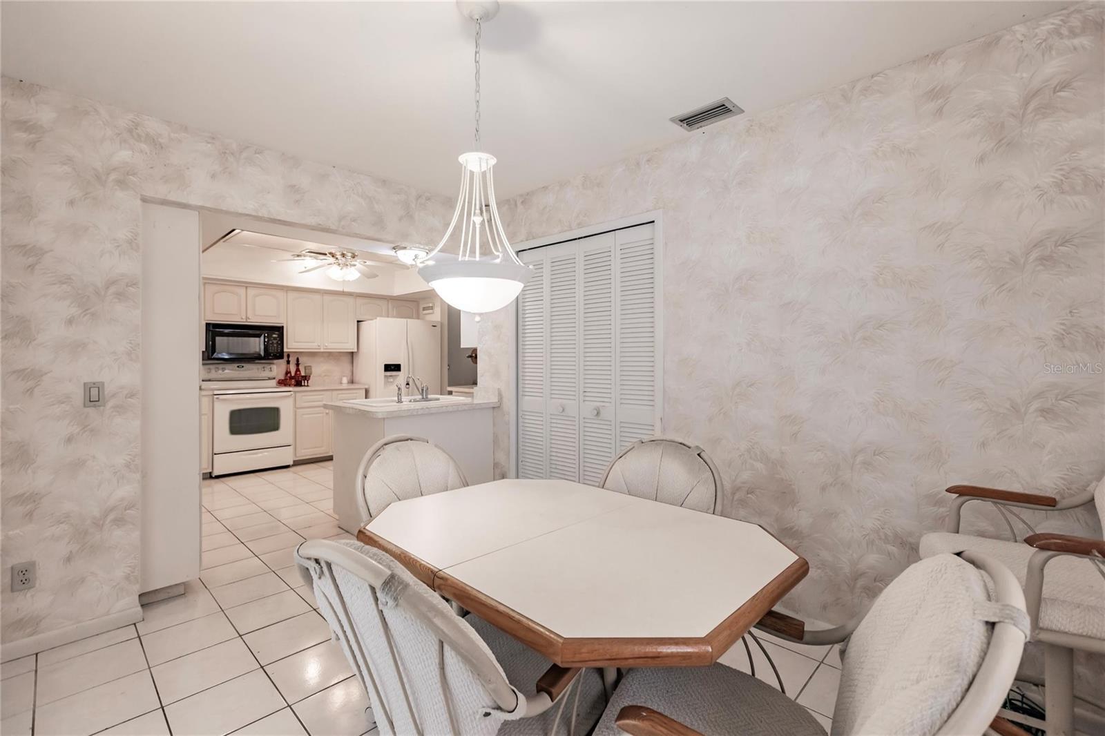 2408 MONTPELIER RD, PUNTA GORDA, FL, 33983