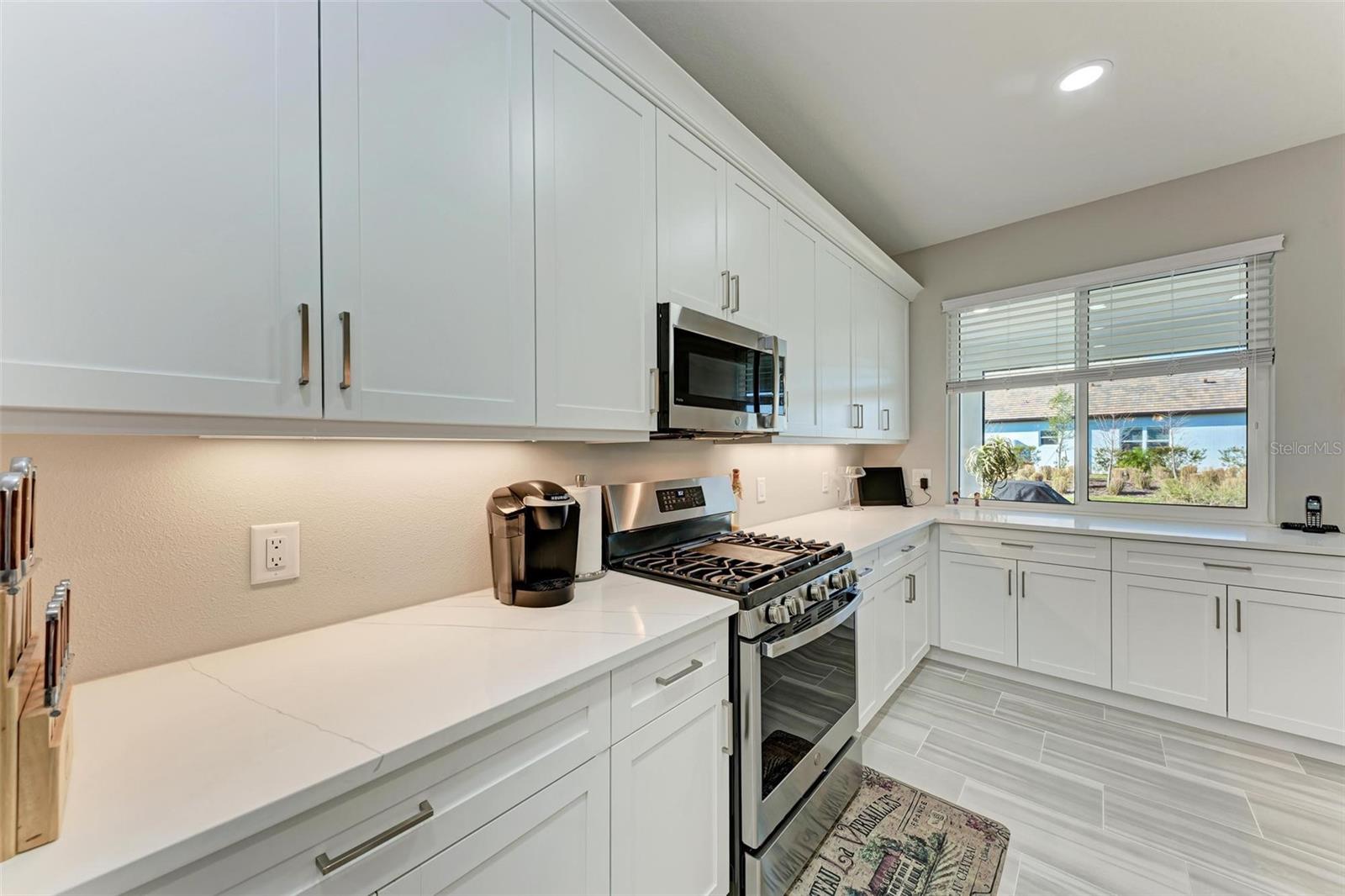 8112 SLIPWAY DR, SARASOTA, FL, 34240