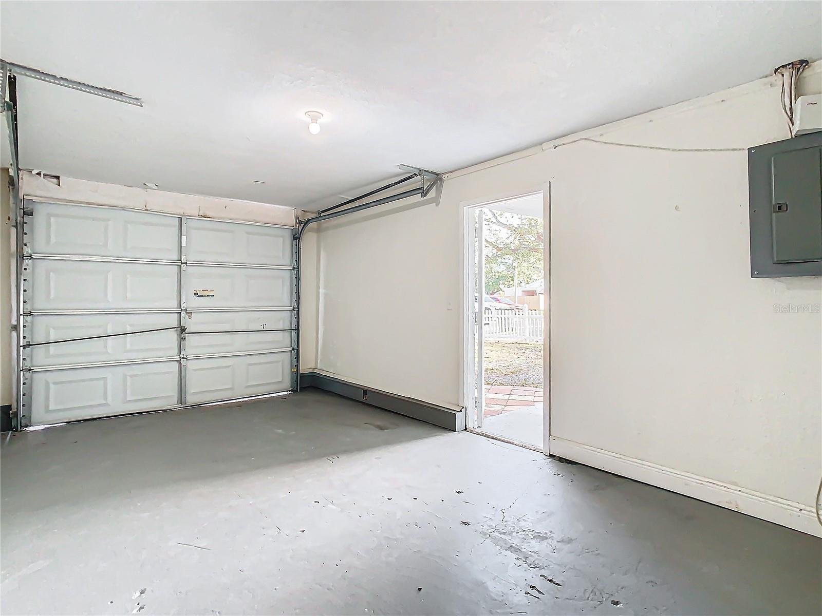 10214 TURTLE HILL CT, TAMPA, FL, 33615