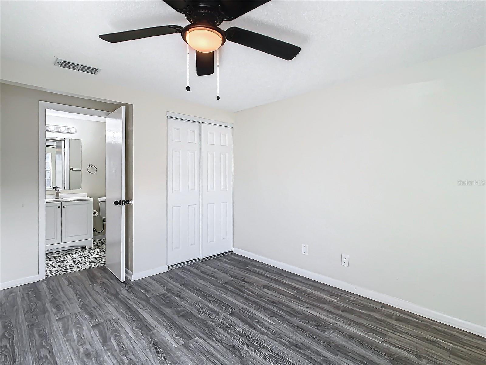 10214 TURTLE HILL CT, TAMPA, FL, 33615