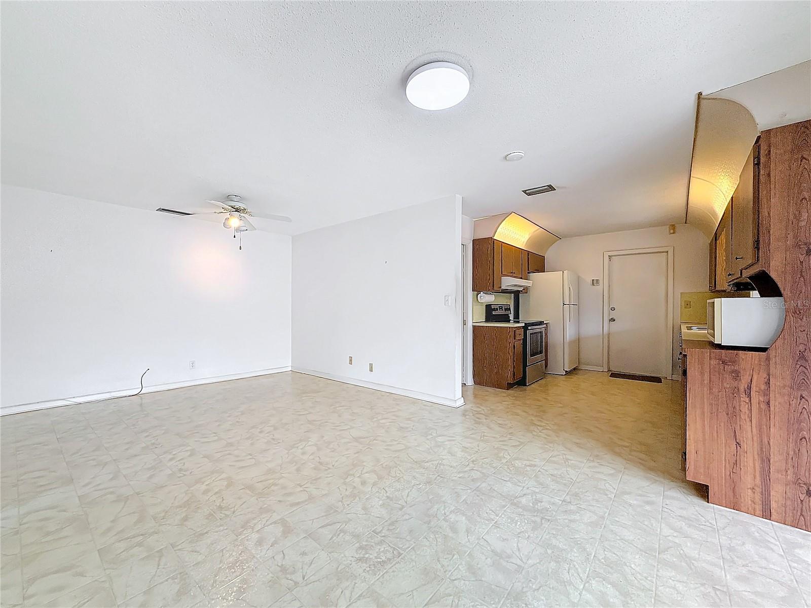 250 LAKE DR, COCONUT CREEK, FL, 33066