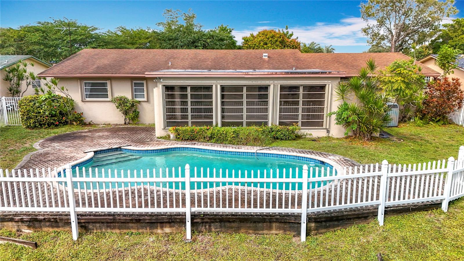 250 LAKE DR, COCONUT CREEK, FL, 33066