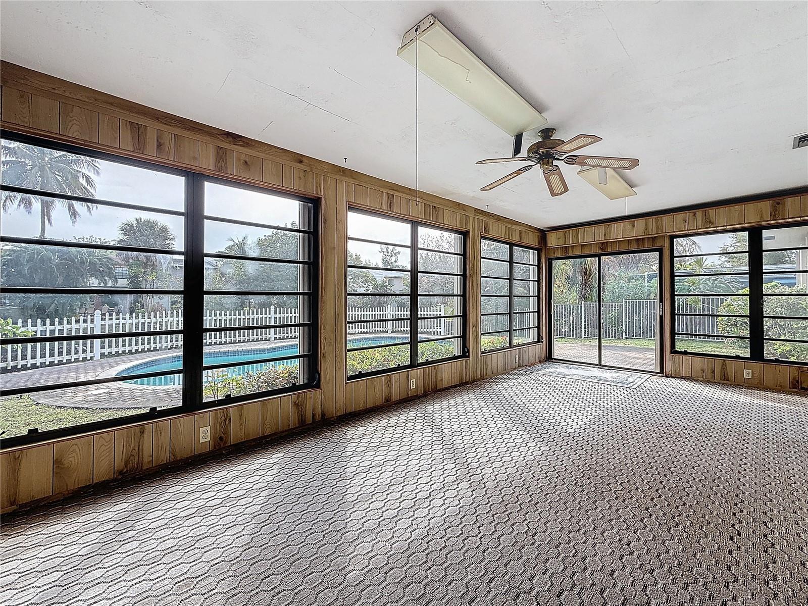 250 LAKE DR, COCONUT CREEK, FL, 33066