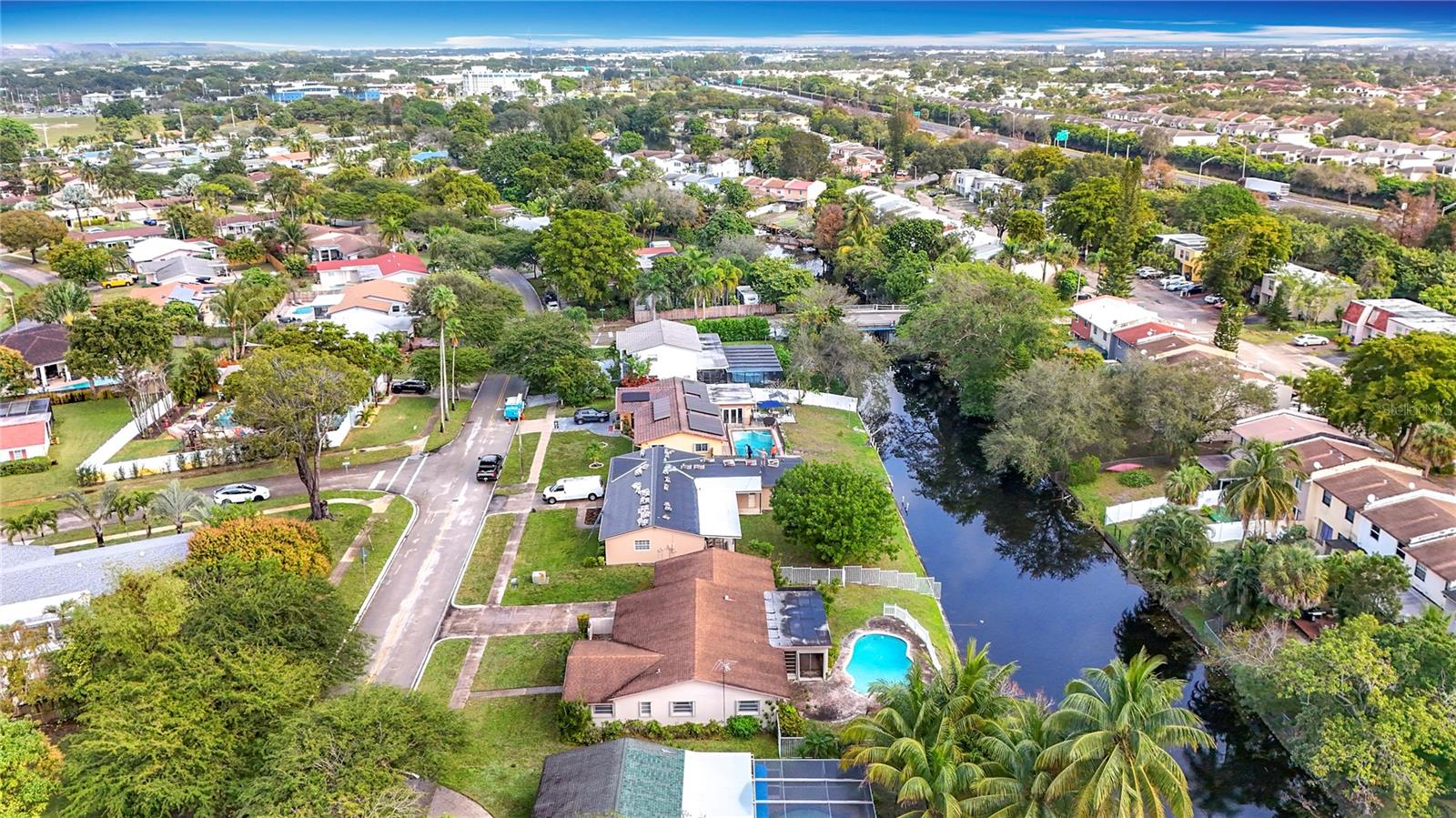 250 LAKE DR, COCONUT CREEK, FL, 33066