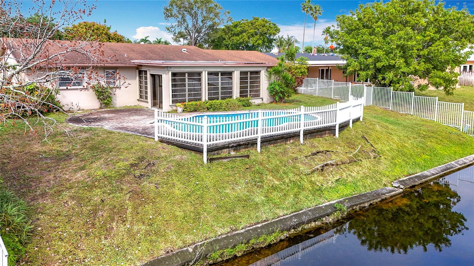 250 LAKE DR, COCONUT CREEK, FL, 33066