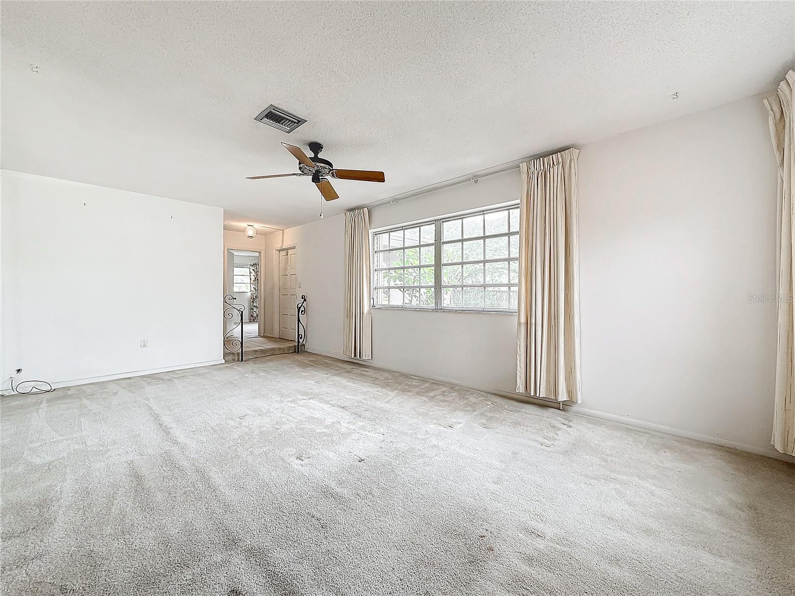 250 LAKE DR, COCONUT CREEK, FL, 33066