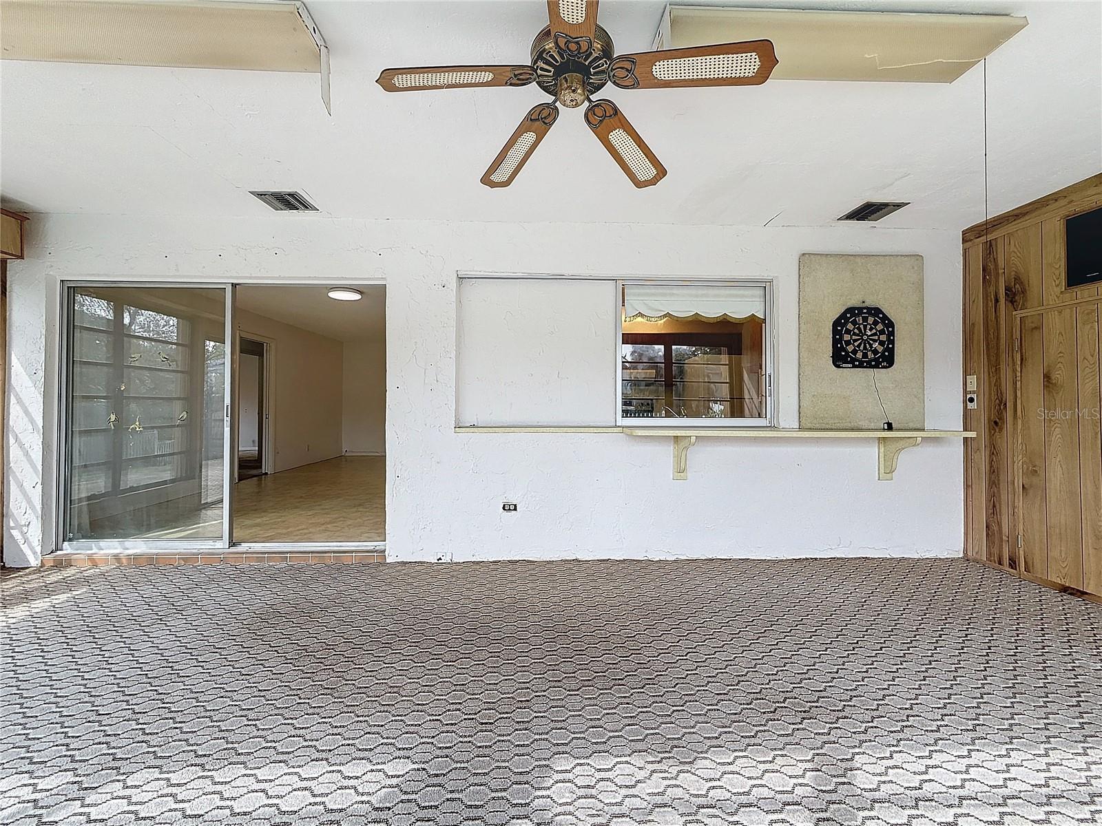 250 LAKE DR, COCONUT CREEK, FL, 33066