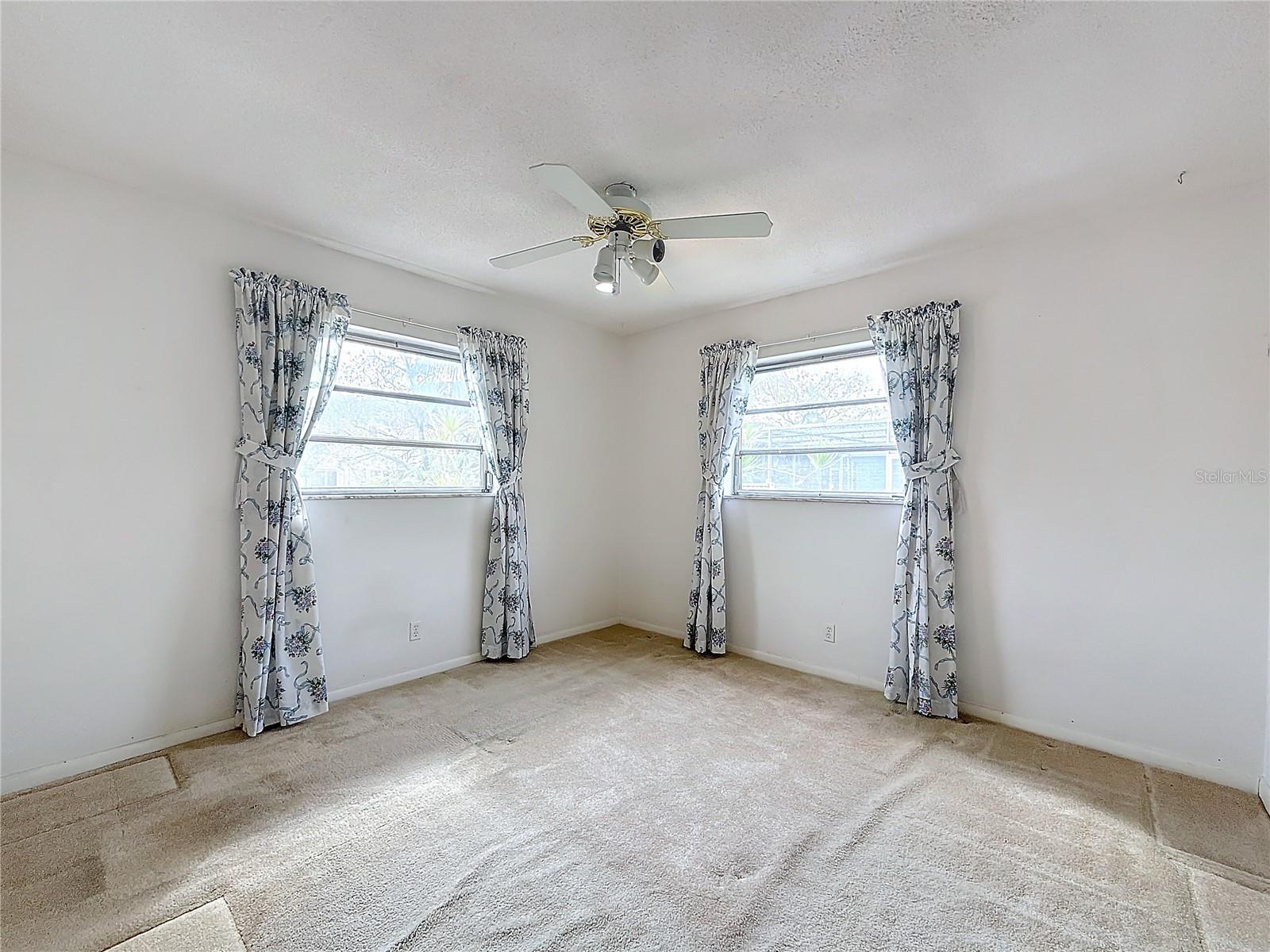 250 LAKE DR, COCONUT CREEK, FL, 33066