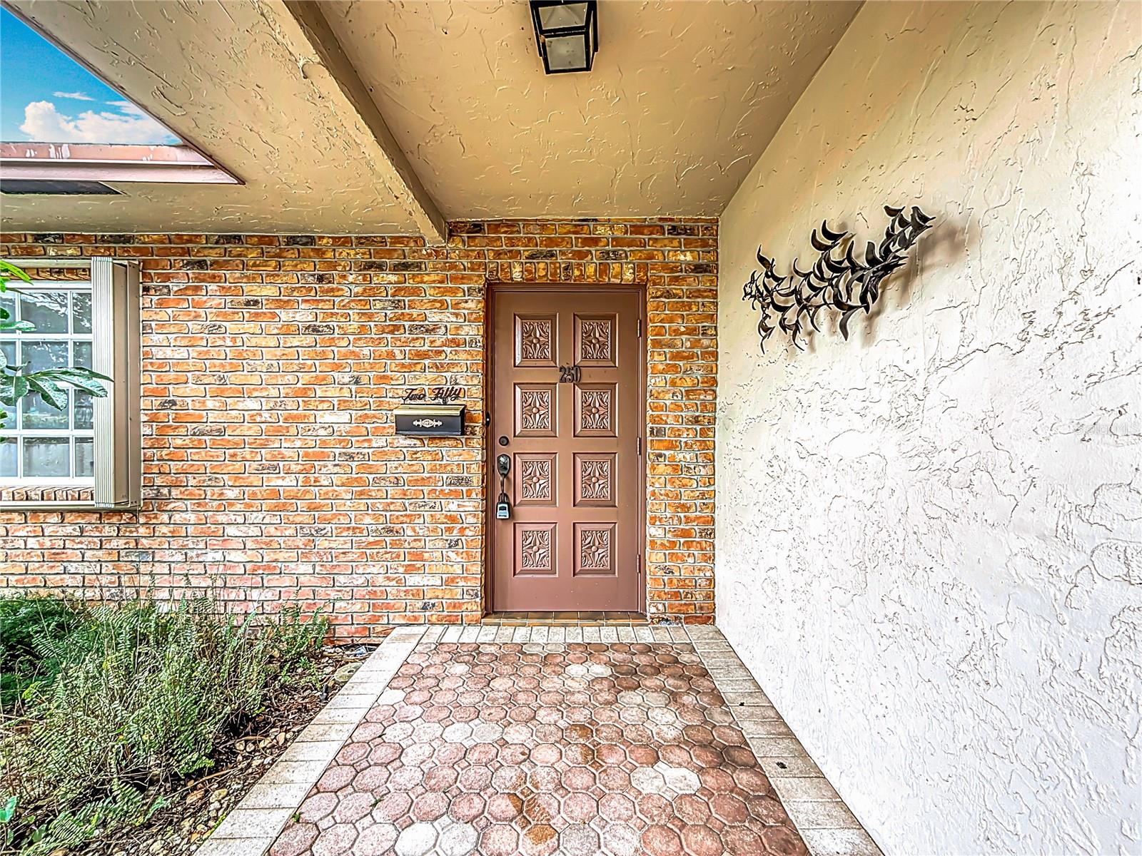 250 LAKE DR, COCONUT CREEK, FL, 33066