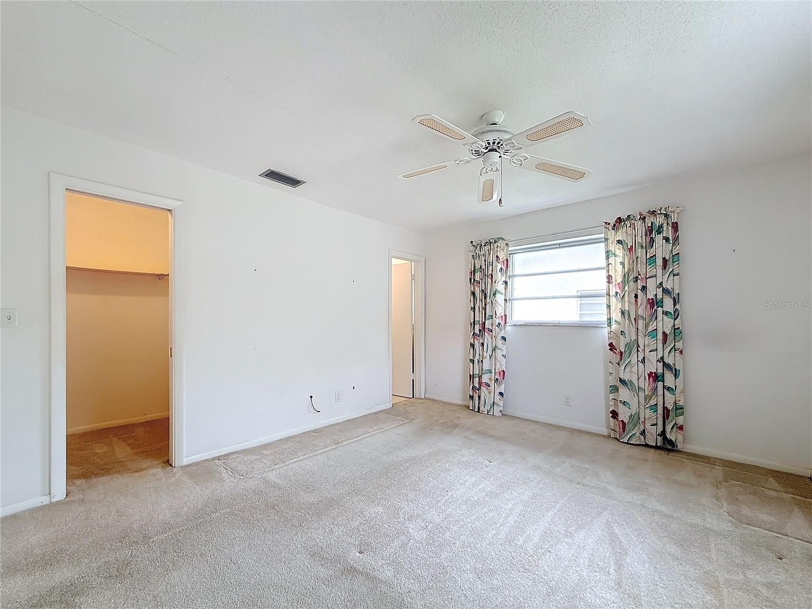 250 LAKE DR, COCONUT CREEK, FL, 33066