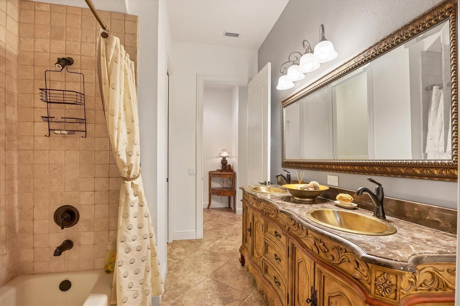 135 N CREEK LN, OSPREY, FL, 34229