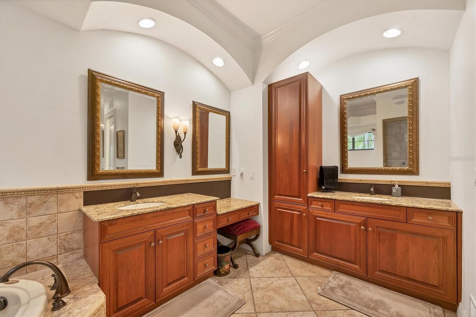 135 N CREEK LN, OSPREY, FL, 34229