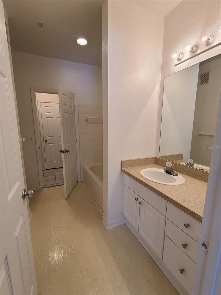 18001 RICHMOND PLACE DR #721, TAMPA, FL, 33647