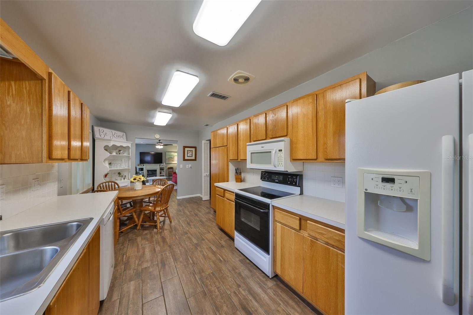 1807 PINEAPPLE PALM CT, SUN CITY CENTER, FL, 33573