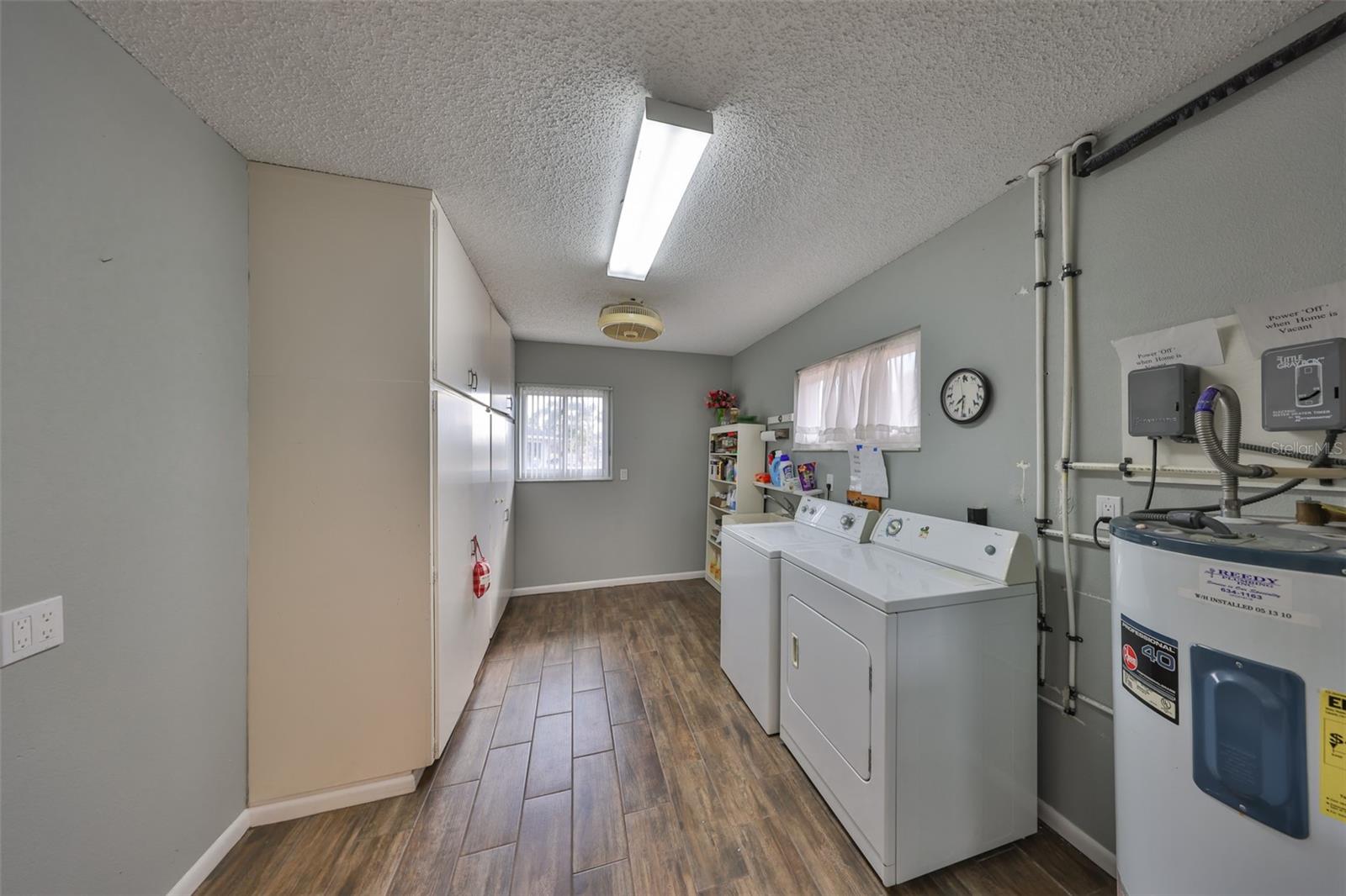 1807 PINEAPPLE PALM CT, SUN CITY CENTER, FL, 33573
