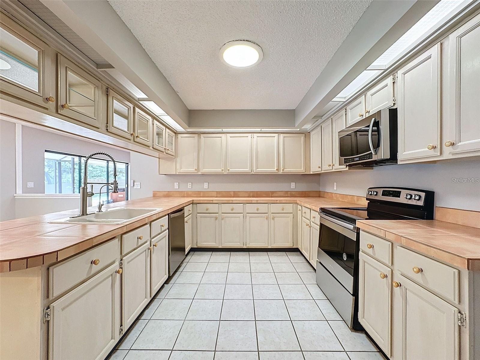 6214 IROQUOIS CT, ODESSA, FL, 33556