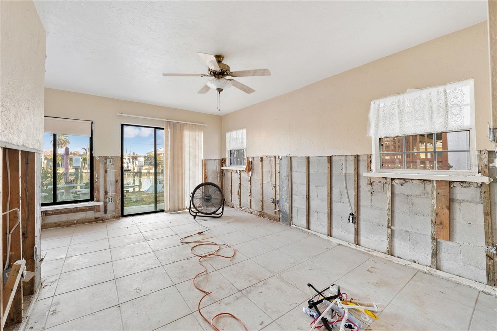 129 WALL ST, REDINGTON SHORES, FL, 33708