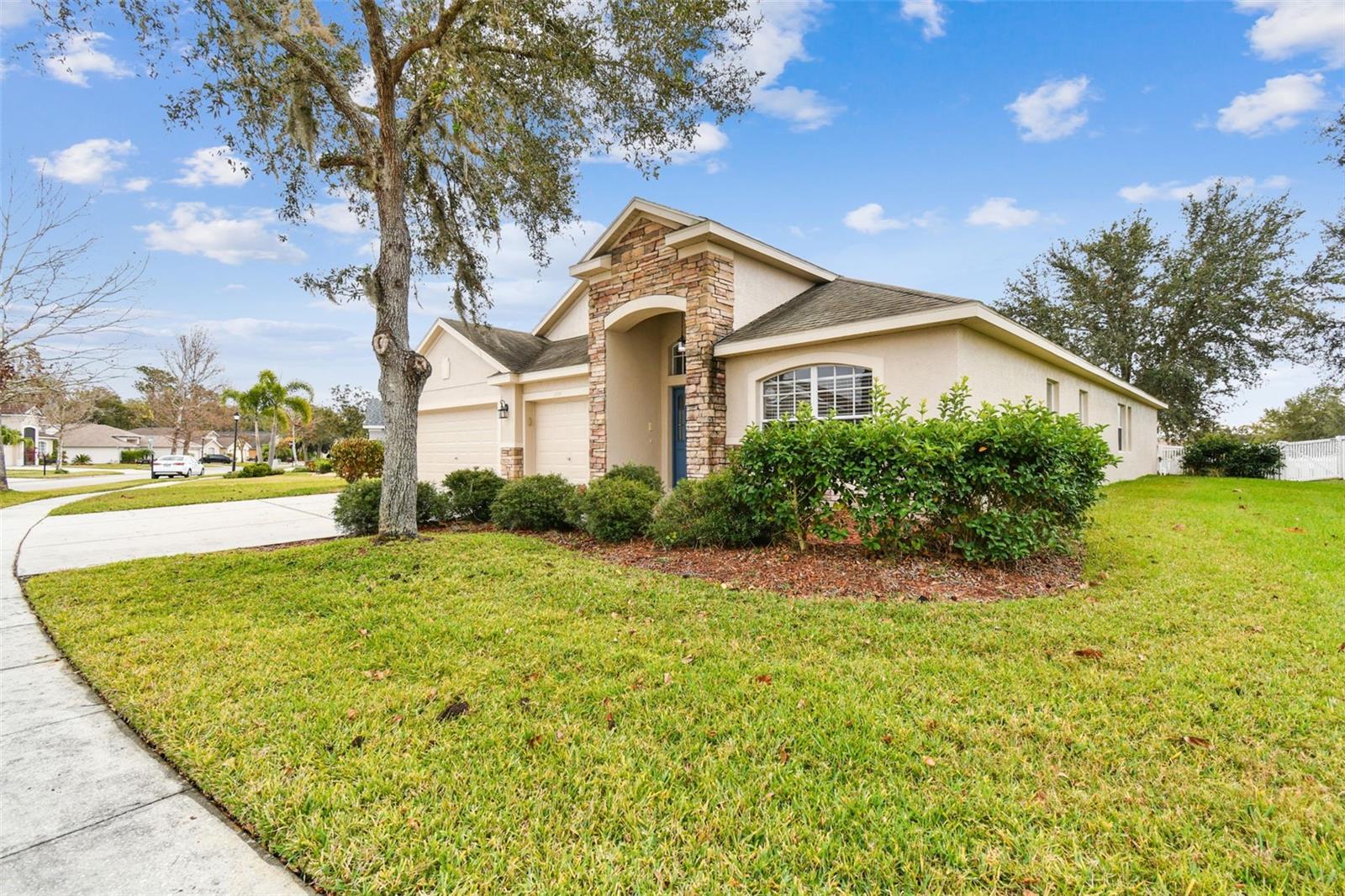 6944 RUNNER OAK DR, WESLEY CHAPEL, FL, 33545
