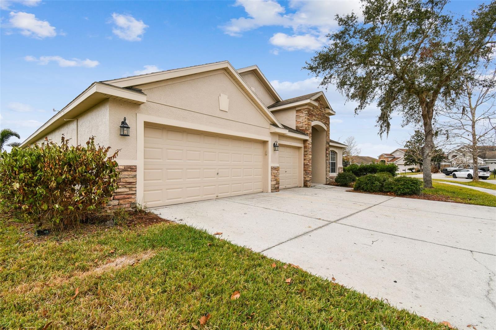 6944 RUNNER OAK DR, WESLEY CHAPEL, FL, 33545