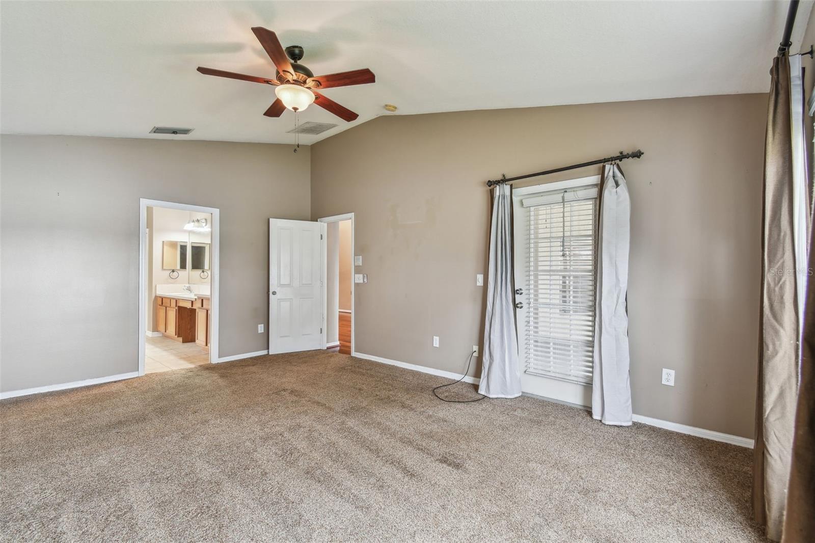 6944 RUNNER OAK DR, WESLEY CHAPEL, FL, 33545