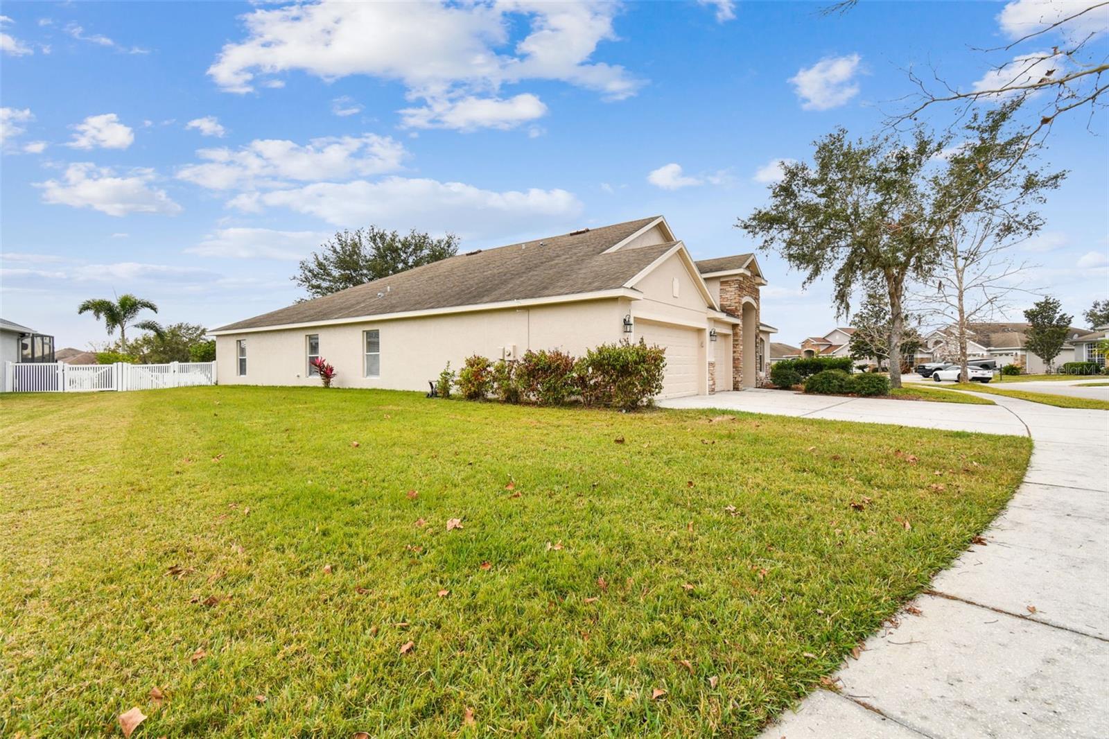6944 RUNNER OAK DR, WESLEY CHAPEL, FL, 33545