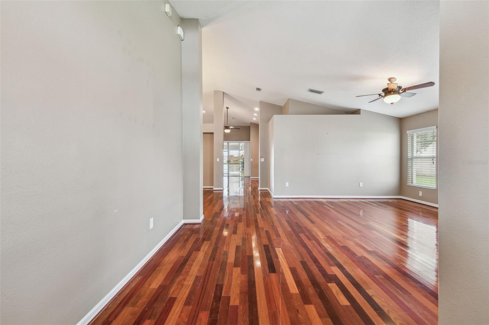 6944 RUNNER OAK DR, WESLEY CHAPEL, FL, 33545