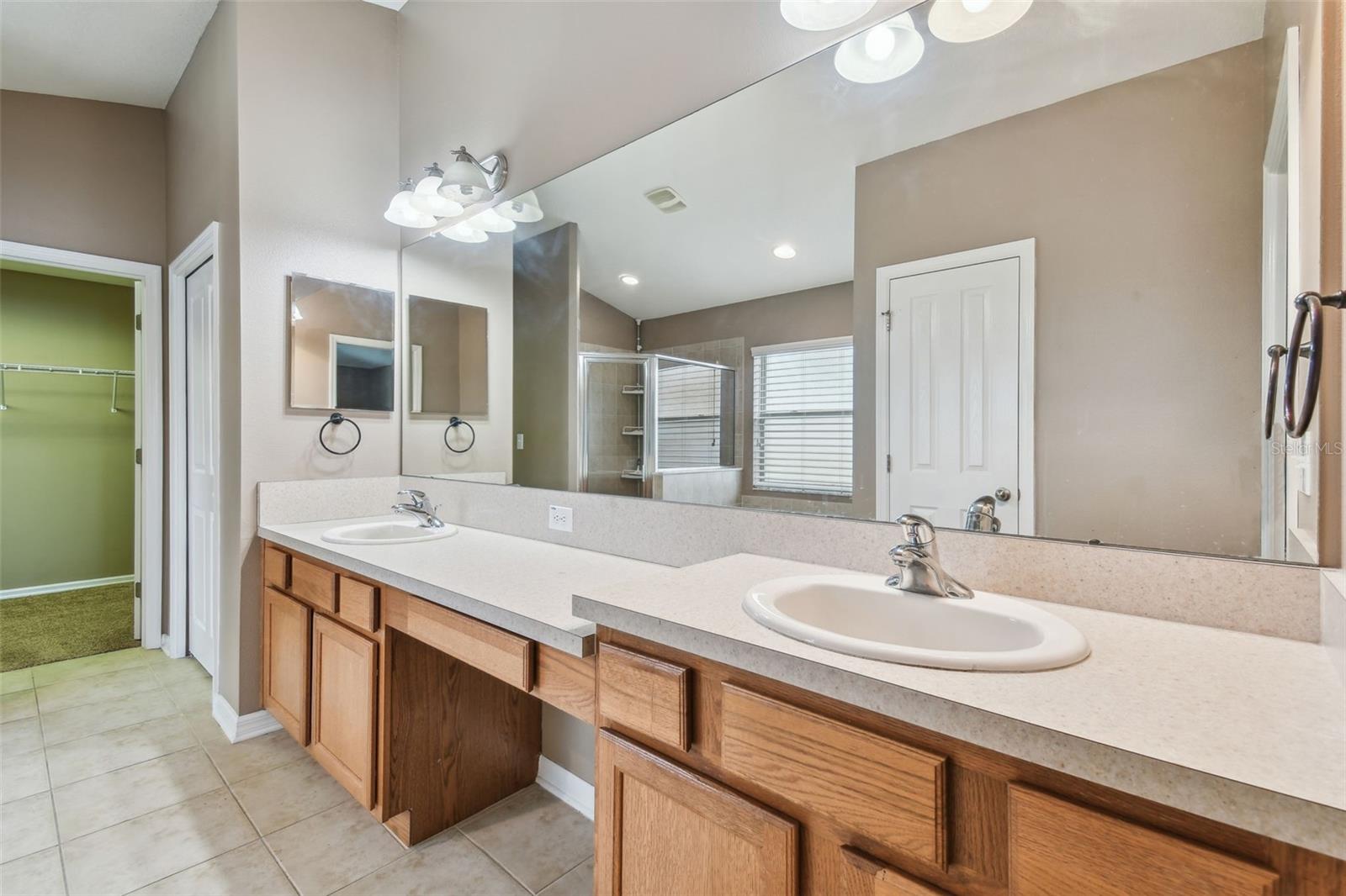 6944 RUNNER OAK DR, WESLEY CHAPEL, FL, 33545