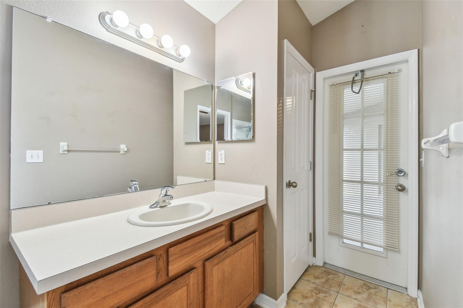 6944 RUNNER OAK DR, WESLEY CHAPEL, FL, 33545