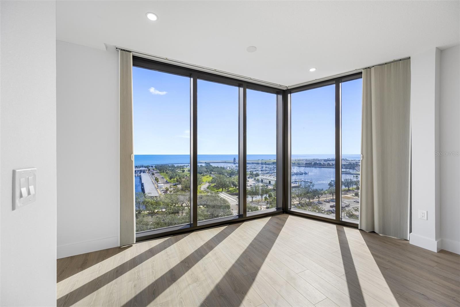 1 BEACH DR SE #1203, ST PETERSBURG, FL, 33701