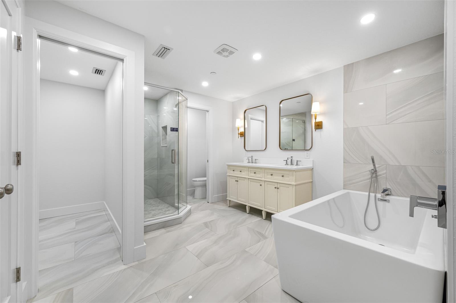1 BEACH DR SE #1203, ST PETERSBURG, FL, 33701