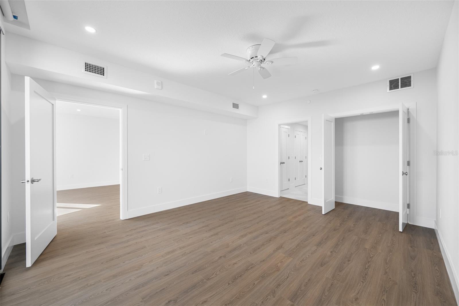 1 BEACH DR SE #1203, ST PETERSBURG, FL, 33701