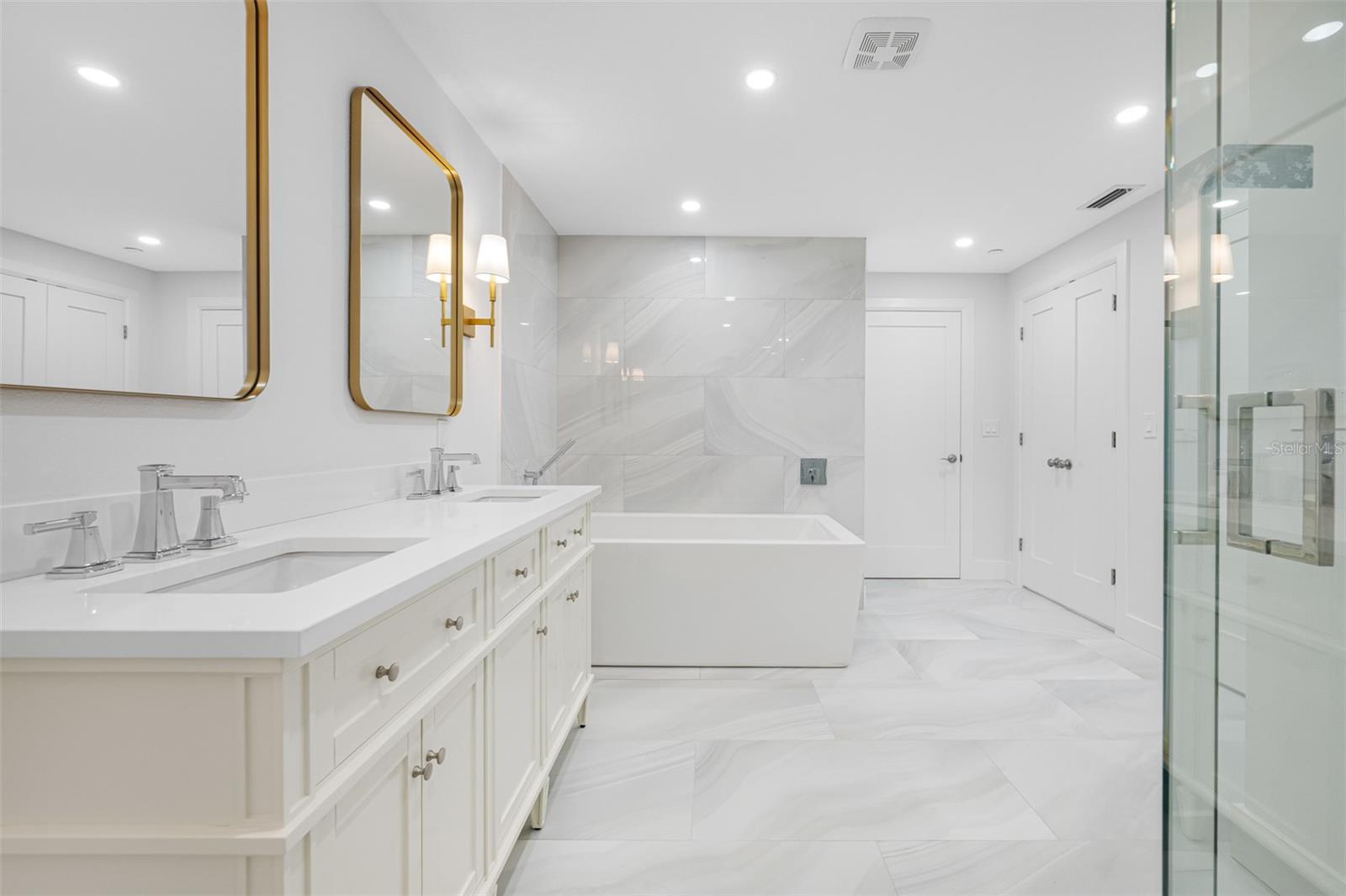 1 BEACH DR SE #1203, ST PETERSBURG, FL, 33701