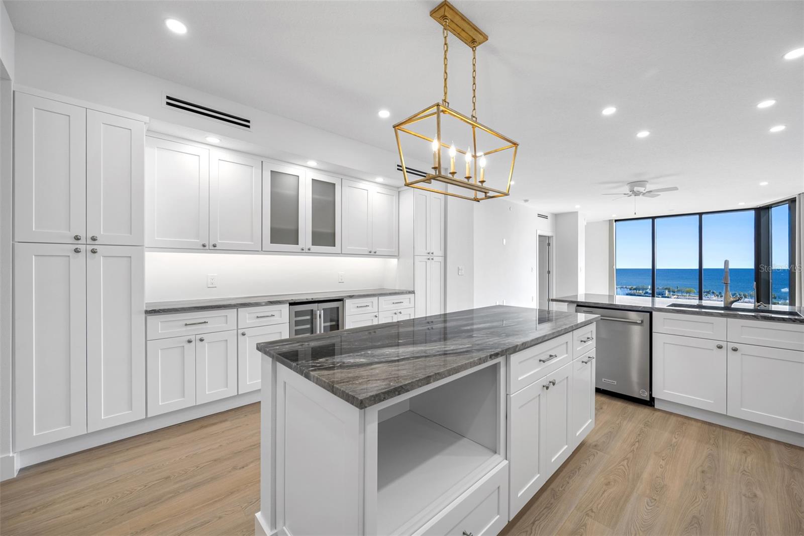 1 BEACH DR SE #1203, ST PETERSBURG, FL, 33701